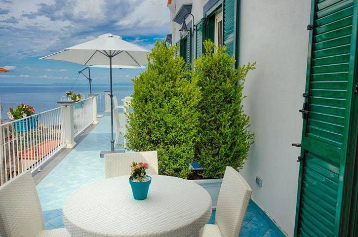 Location de vacances pour 2 personnes, avec terrasse et vue, animaux acceptés à Vico Equense - 3