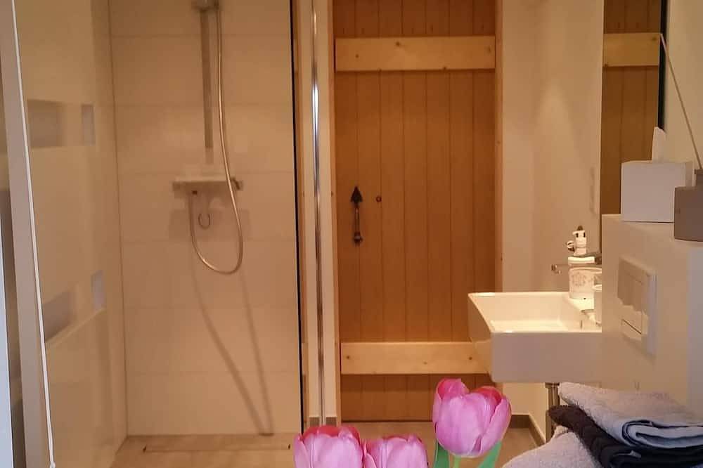 Ganze Wohnung, Galerie25...ruhiges, gemütliches Loft unter Reet in Wasserkoog, Tetenbüll