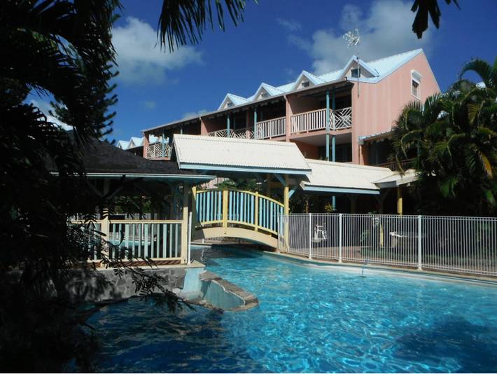 Location de vacances pour 2 personnes, avec piscine et terrasse à Sainte-Anne (Martinique)