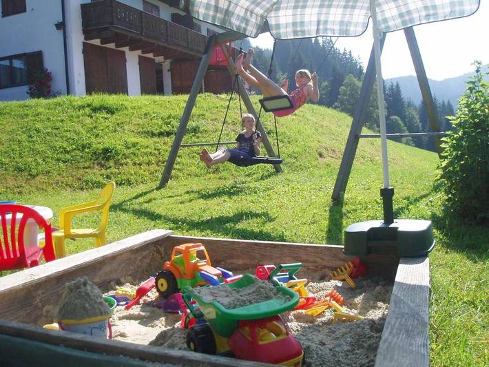 Ferienwohnung für 4 Personen, mit Garten und Ausblick in Hochfilzen