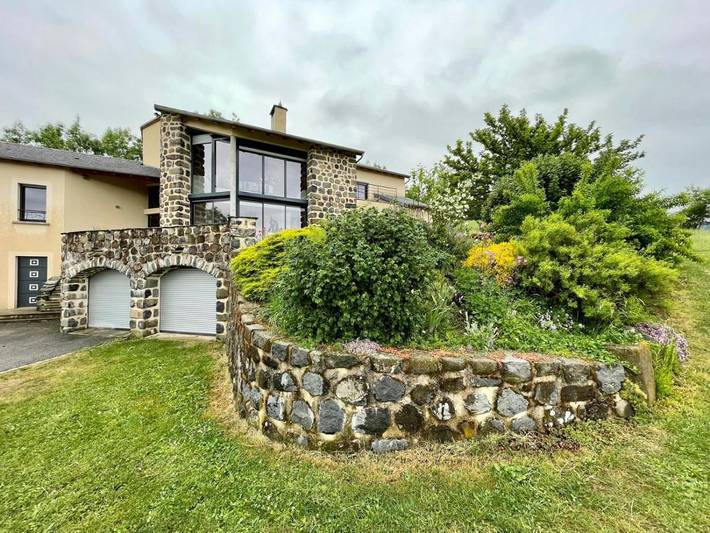 Villa pour 10 personnes, avec vue ainsi que terrasse et jardin, animaux acceptés