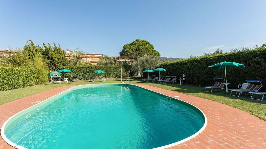 Ferienwohnung für 6 Personen, mit Garten und Terrasse sowie Pool - 1