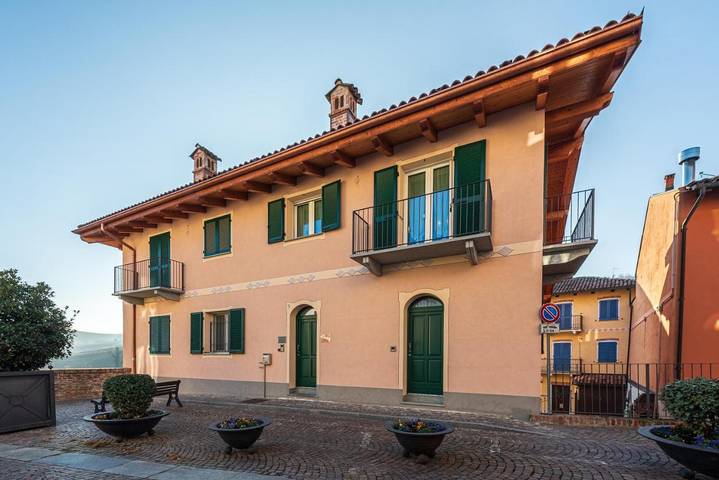 Gîte pour 4 personnes, avec balcon à Barolo