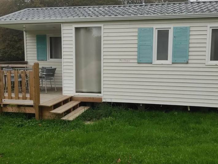 Mobil home pour 4 personnes, avec terrasse et piscine, animaux acceptés à Sainte-Reine-de-Bretagne