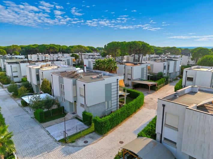Villa für 7 Personen, mit Balkon und Terrasse sowie Garten in Albanien