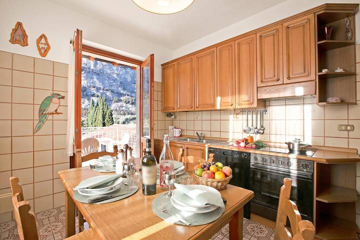 Ganze Wohnung, Albadros Olive Nest - Terrace, Balcony & Garden in Dro, Gardasee-Berge