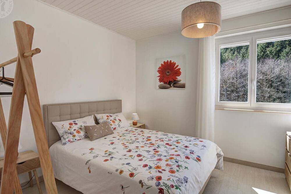 Charmant Gîte Rénové avec Jardin Privatif, Wifi inclus in Marlhes, Parc Naturel Régional du Pilat