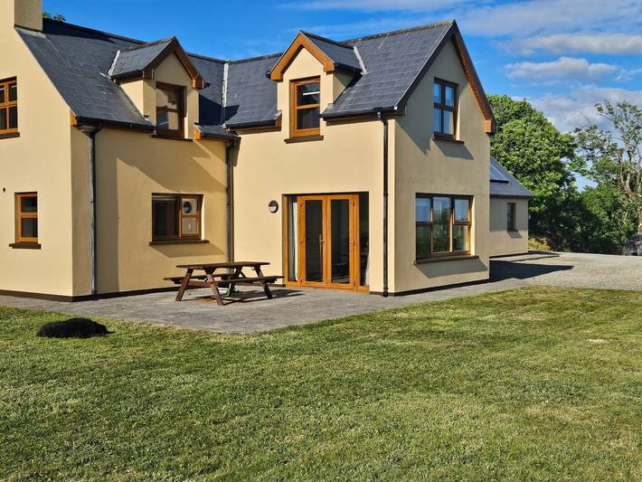 Ferienhaus für 8 Personen, mit Meerblick und Terrasse sowie Garten in Irland