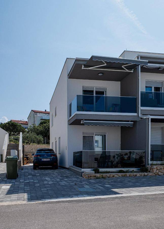 Ganze Wohnung, Three-Bedroom Apartment in Šimuni, Pag