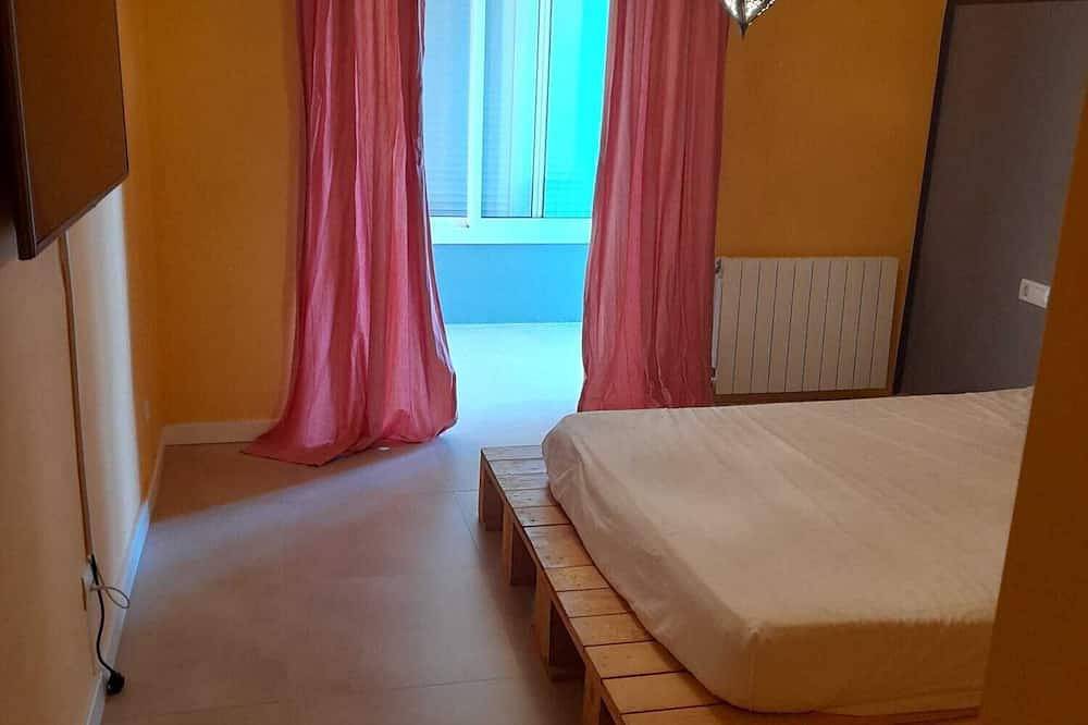 Entire apartment, The beautiful house in Urbanizacion Montcabrer, Cabrils