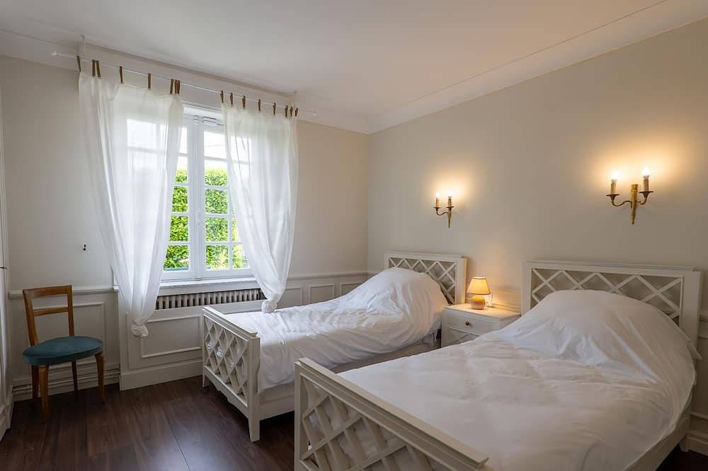 Ganze Wohnung, Millau apartment in bourgeois house in Millau, Parc naturel régional des Grands Causses