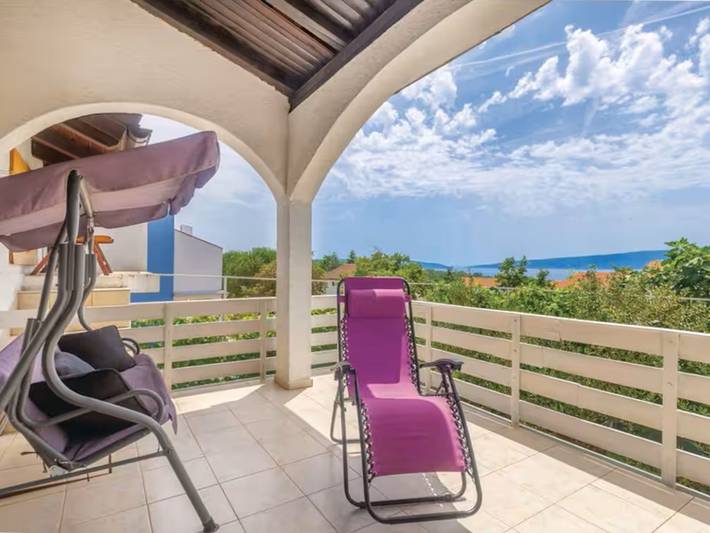Ferienwohnung für 10 Personen, mit Garten und Balkon in Pinezici
