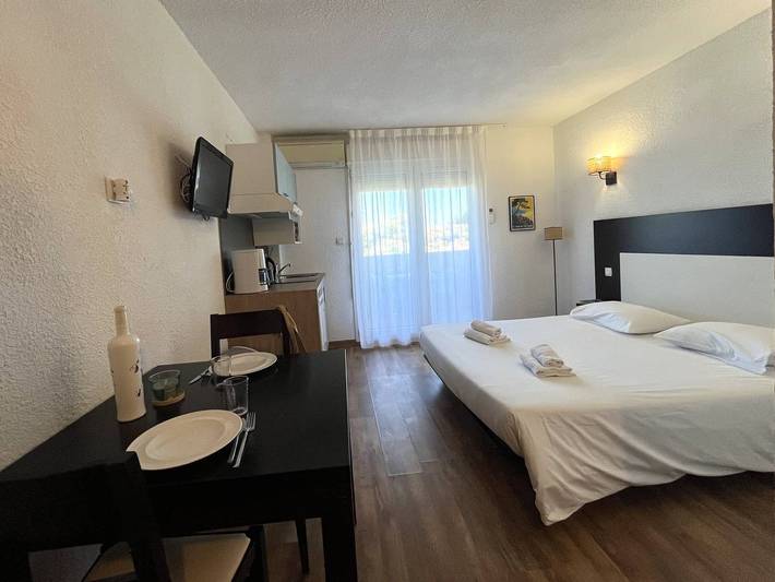 Ganze Wohnung, Renoviertes Studio mit Pool, Klimaanlage in St. Florent in Saint-Florent, Calvi und Umgebung