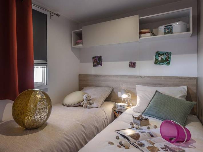 Camping für 6 Personen, mit Seeblick und Kinderpool in Lothringen - 4