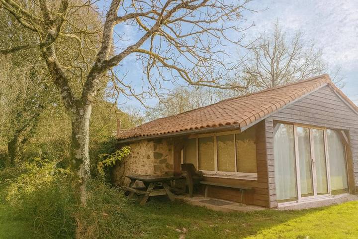 Gîte pour 2 personnes, avec terrasse et sauna, animaux acceptés à Boismé