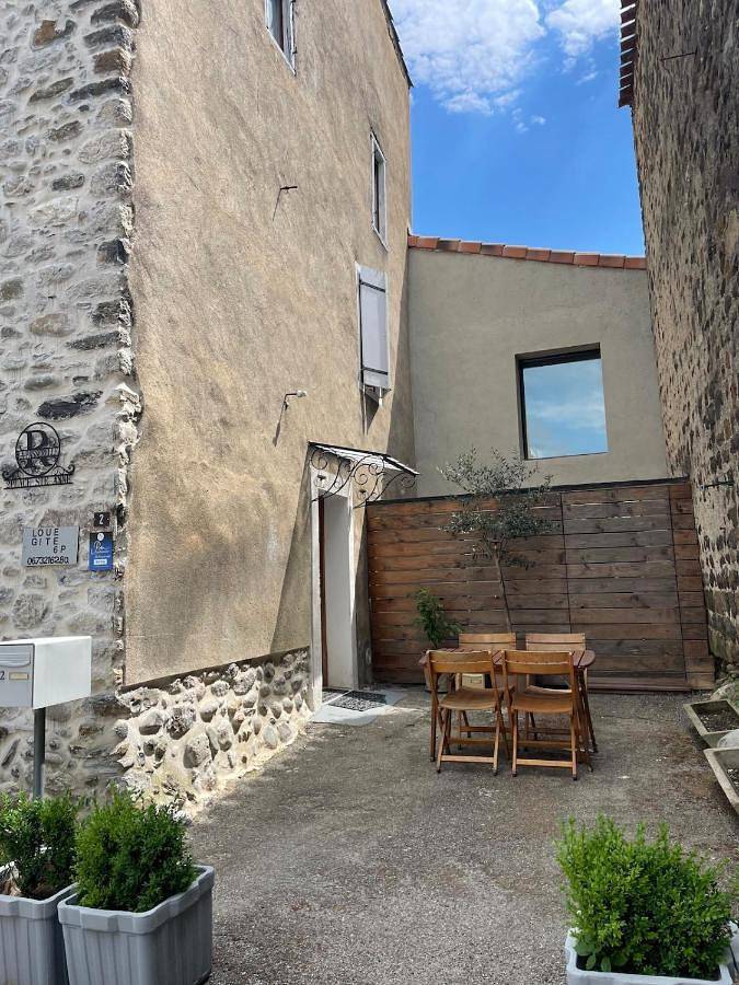 Location de vacances pour 6 personnes, avec terrasse à Belvianes-et-Cavirac - 2