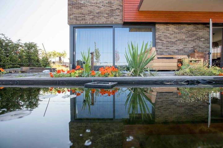 Vakantiehuis voor 2 personen, with Whirlpool and Terras as well as Tuin and Sauna in Almere