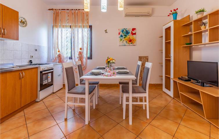 Ferienwohnung für 4 Personen, mit Terrasse, mit Haustier in Sisan - 2