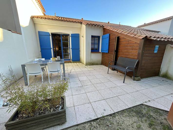 Location de vacances pour 5 personnes, avec terrasse ainsi que jardin et piscine dans Plage des Becs - 2