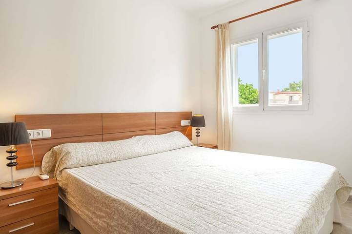 Finca für 12 Personen, mit Terrasse und Garten in Sa Coma - 4