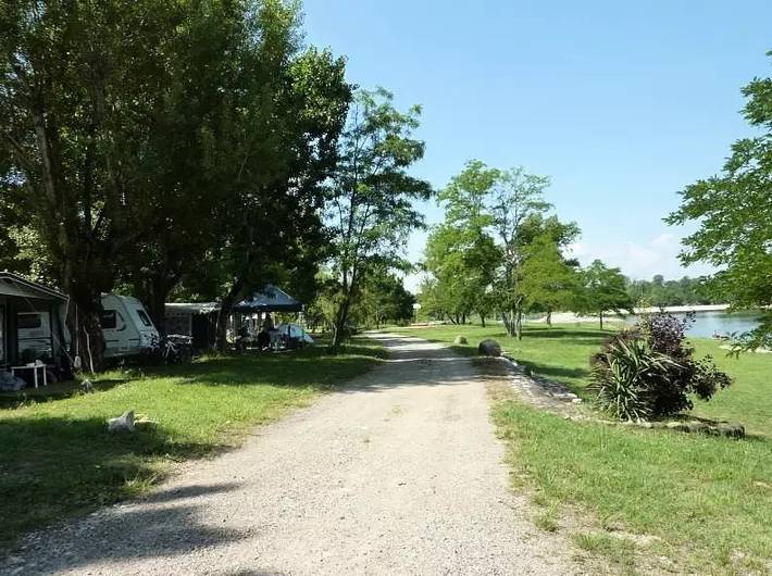 Mobil home pour 4 personnes, avec terrasse et piscine à Ruoms - 3