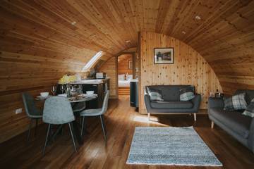 Glamping für 4 Personen, mit Whirlpool und Garten in Wales