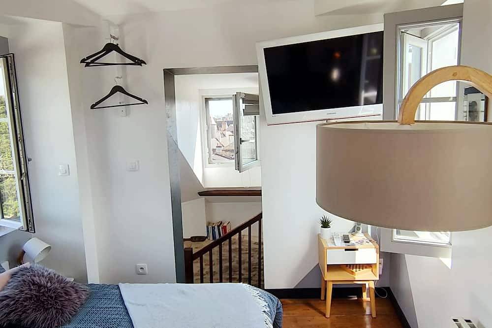 Geheel appartement, Tour Saint Nicolas, in downtown Beaune in Beaune, Beaune en omgeving