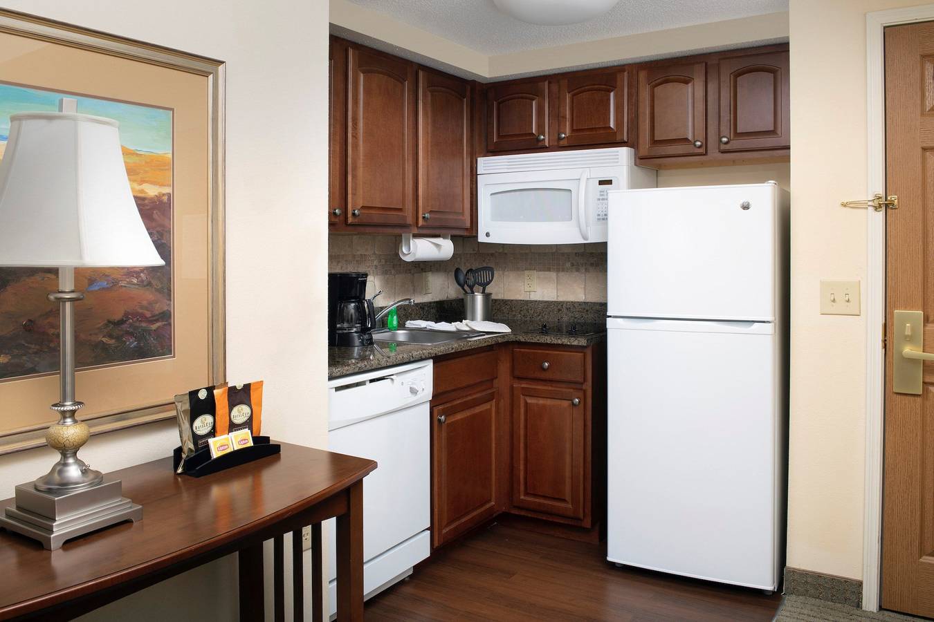 Ganzes Studio, Staybridge Suites North Brunswick in North Brunswick Township, New Jersey