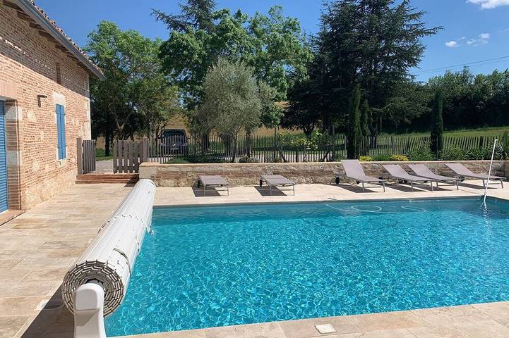 Location de vacances pour 15 personnes, avec Jacuzzi ainsi que Terrasse et Jardin à Faudoas