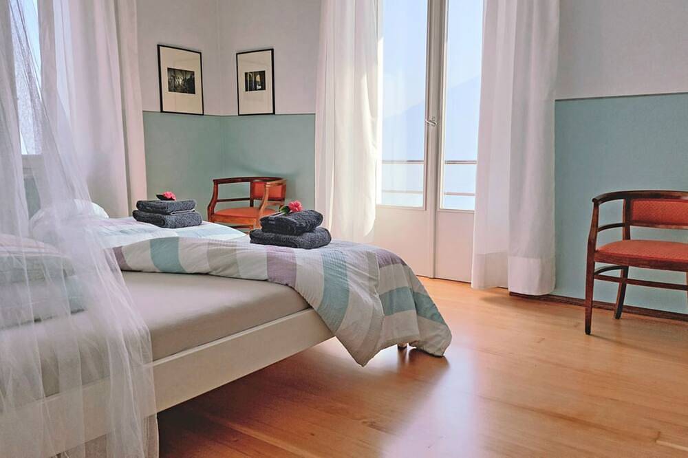 Gepflegtes Tessiner Einfamilienhaus am Sonnenhang über Locarno mit Panoramasicht in Brione sopra Minusio, Tessiner Alpen