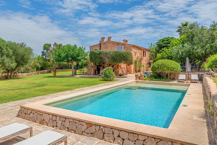 Ferienhaus für 6 Personen, mit Balkon und Garten in Santanyí