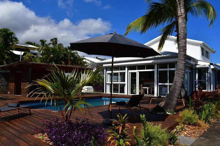 Location de vacances pour 2 personnes, avec jardin et piscine dans Bois de Nèfles - 2