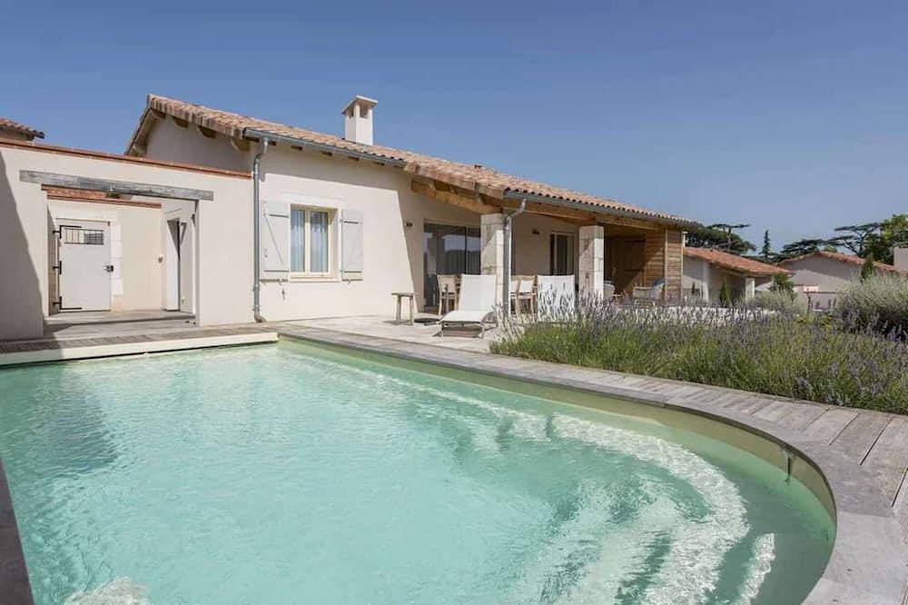 Villa 16, Luxury 3 Bett, 3 Bad Villa, beheizter Pool auf Chateau Anwesen mit Reben in Castelnau-de-Montmiral, Albi und Umgebung