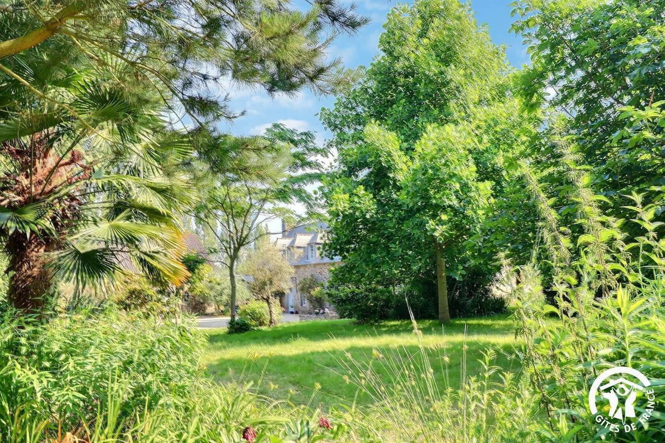 Manoir de Sevin - Lilas in Plerguer, Région de Saint-Malo