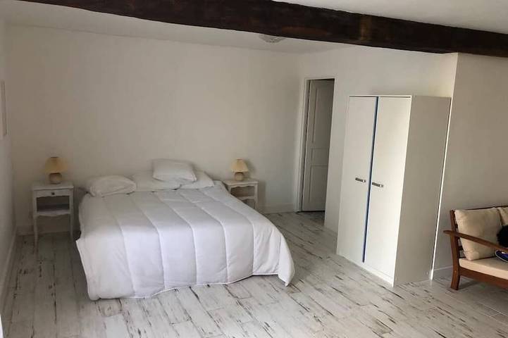 Location de vacances pour 8 personnes, avec terrasse et jardin dans Saint-Privat-en-Périgord - 2