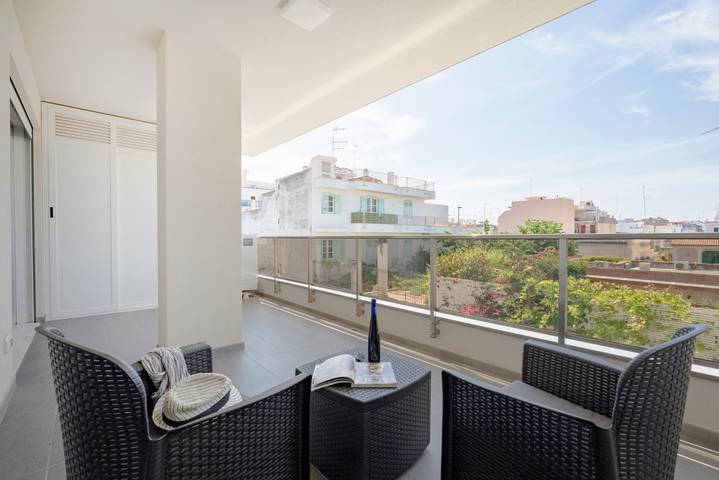 Ganze Wohnung, Ferienwohnung für 5 Personen mit Balkon/Terrasse in Santo Spirito, Bari