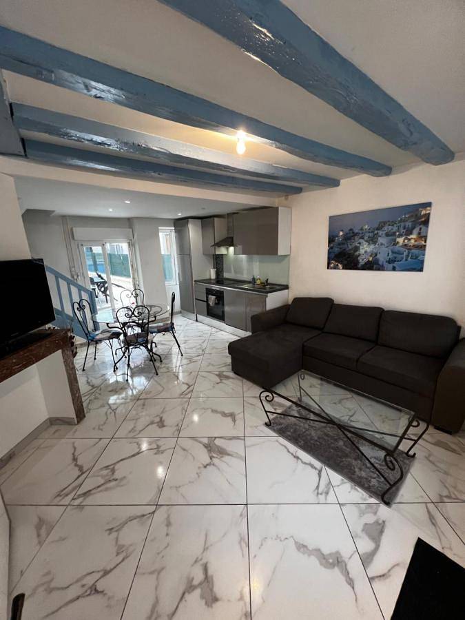 Appartement entier, Maison de ville avec terrasse in Bourges, Région de Bourges