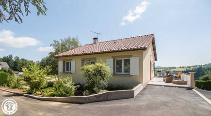 Gîte pour 4 personnes, avec terrasse à Aydat