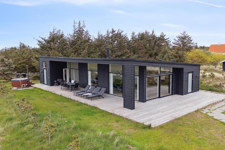 Villa für 8 Personen, mit Whirlpool und Sauna sowie Balkon/Terrasse - 1