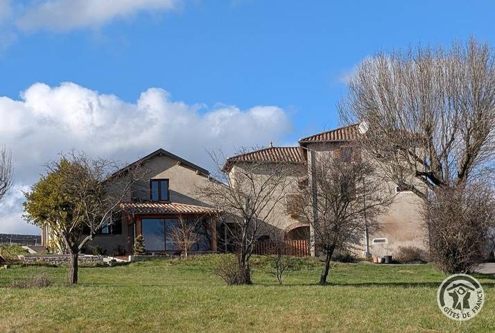 Gîte pour 6 personnes, avec Terrasse et Jardin à Lantignié