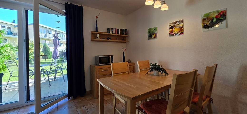 Ganze Wohnung, 2-Zimmer-Fewo für bis 4 Pers. mit 2 Fahrrädern und WLAN in Gelbensande, Rostock und Umgebung