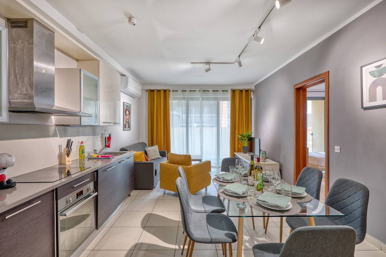 Entire apartment, Holiday apartment for 4 people with balcony in Paceville, San Giljan