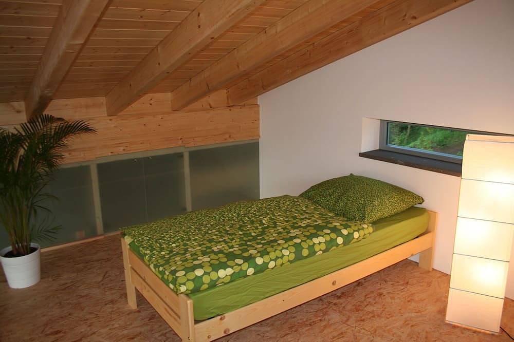 Modernes Architektenhaus, Kaminofen, Sauna, Terrasse – Panoramablick auf Natur in Gerolstein, Vulkaneifel