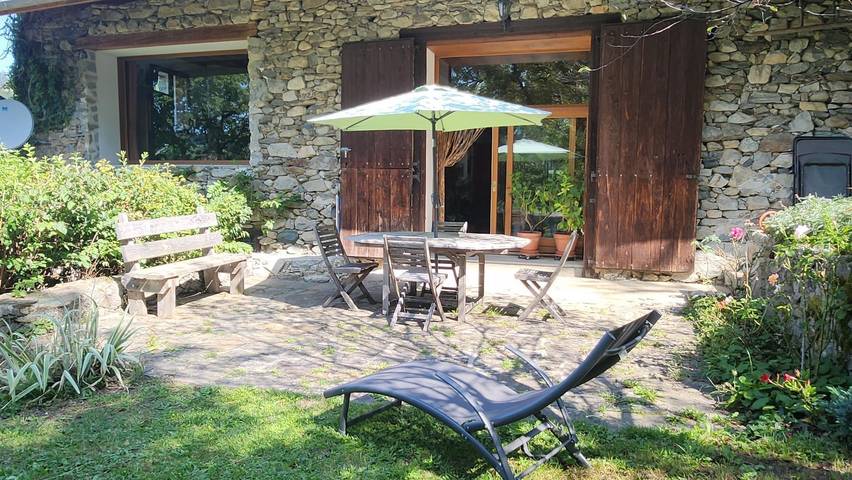 Gîte pour 4 personnes, avec Terrasse et Jardin