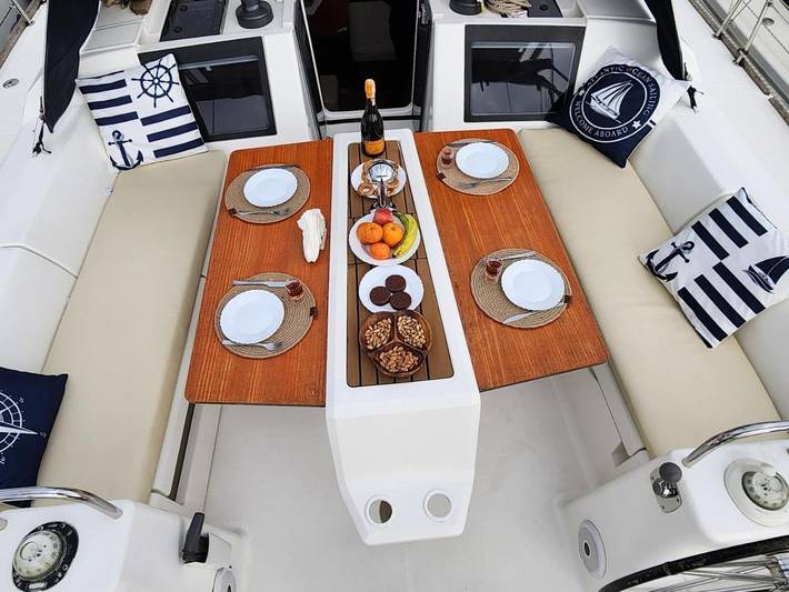 Boot für 2 Personen, mit Ausblick in Montenegro