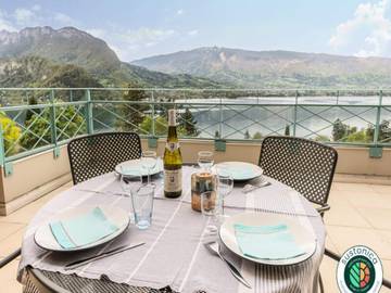 Gîte pour 5 personnes, avec piscine et terrasse à Talloires