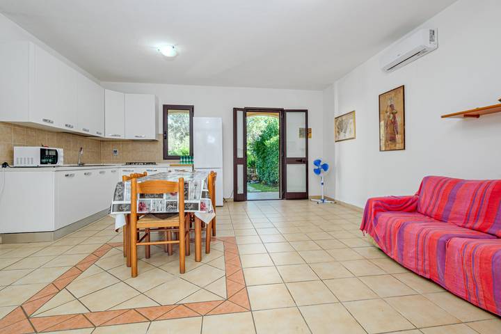 Villa "Rattali 2" con terrazza privata in San Teodoro, Olbia-Tempio