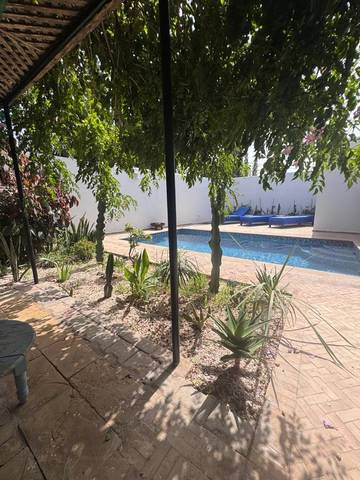 Maison d’hôte pour 2 personnes, avec jardin ainsi que piscine et terrasse dans Ghazoua