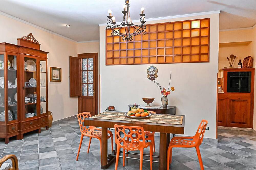 Entire apartment, Awesome apartment in Menfi with Wifi in Menfi, Agrigento Province