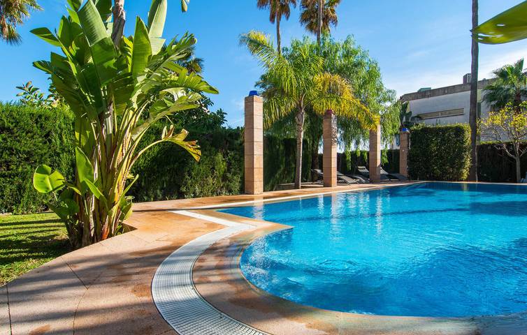 Cozy Apartment with Terrace, Pool & WiFi in Inca in Inca, Majorca Center